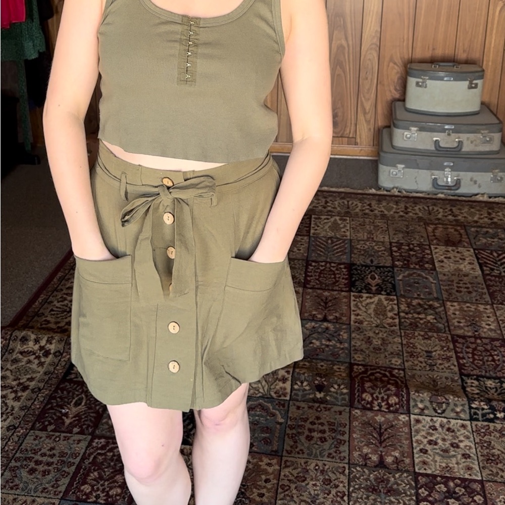 Hesperus Green Cotton Skirt - Pockets, Tie Detail, Wooden Buttons, 100% Cotton